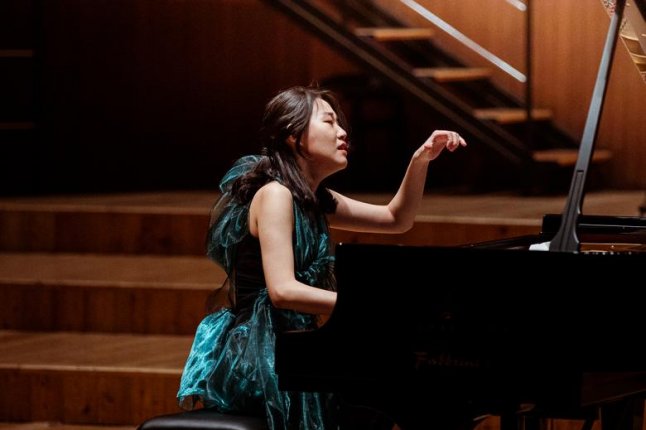 Ying Li