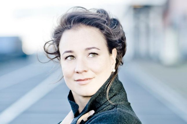 Christina Landshamer (Foto: Marco Borggreve)