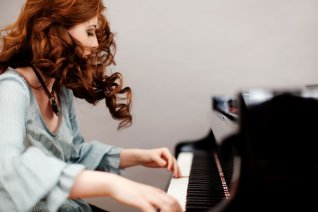 Nareh Arghamanyan am Klavier