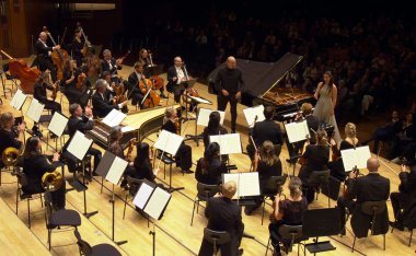 W. A. MOZART | Klavierkonzert F-Dur KV 37 nach Sonaten von H. F. Raupach und L. Honauer